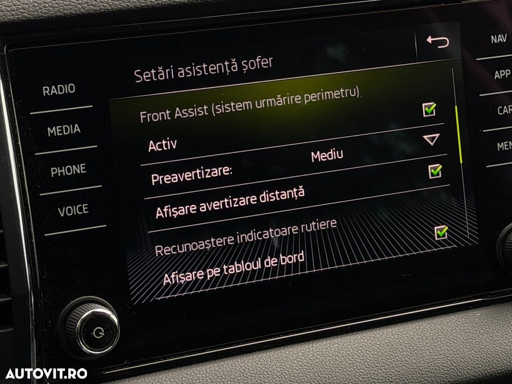 Skoda Karoq 1.6 TDI SCR Style - 28