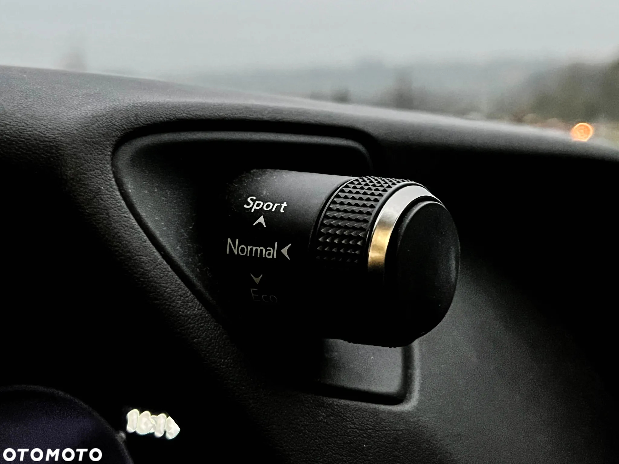 Lexus UX - 18