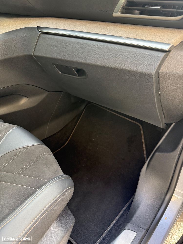 Peugeot 5008 1.5 BlueHDi GT EAT8 - 6