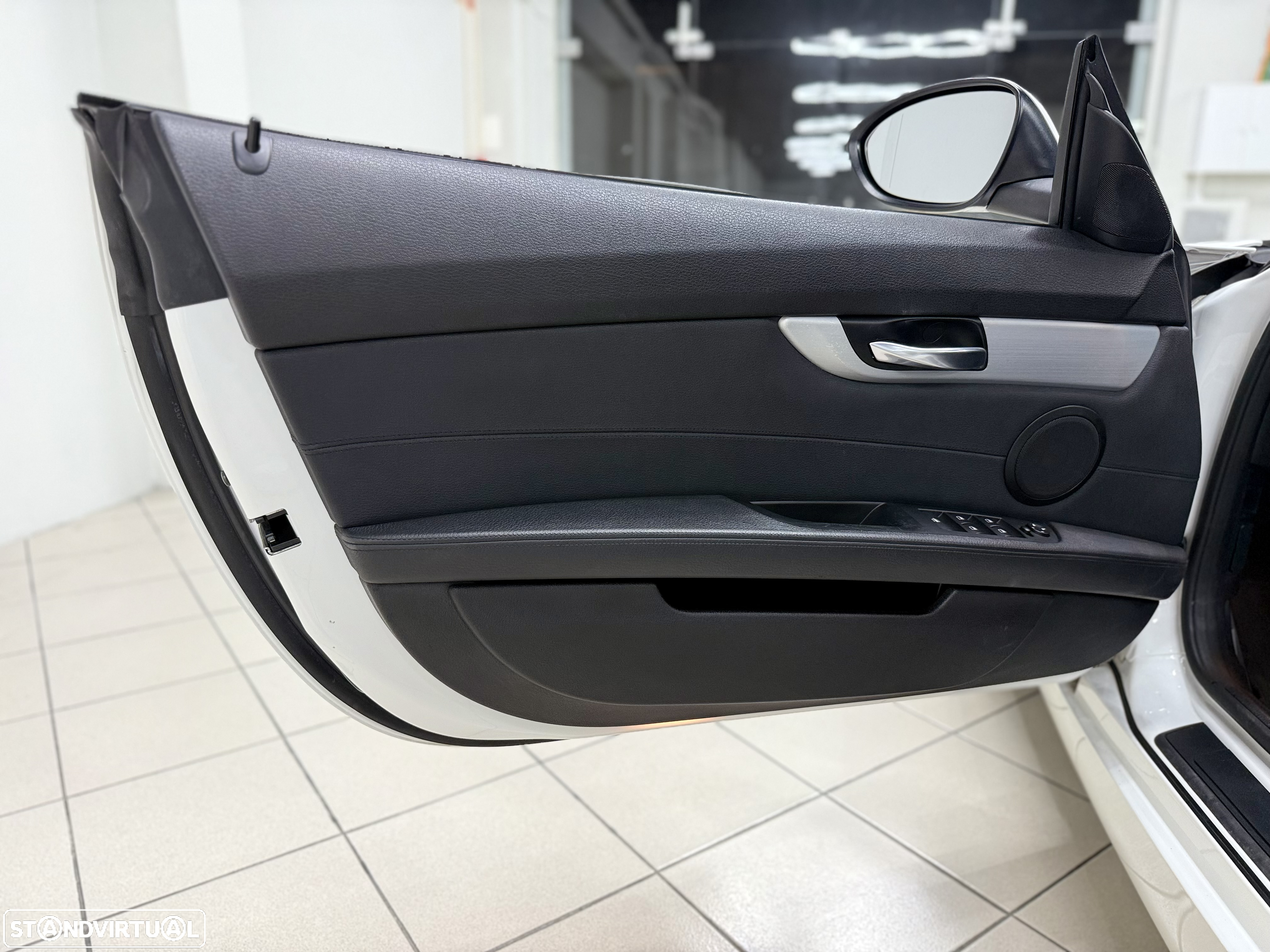BMW Z4 23 i - 22
