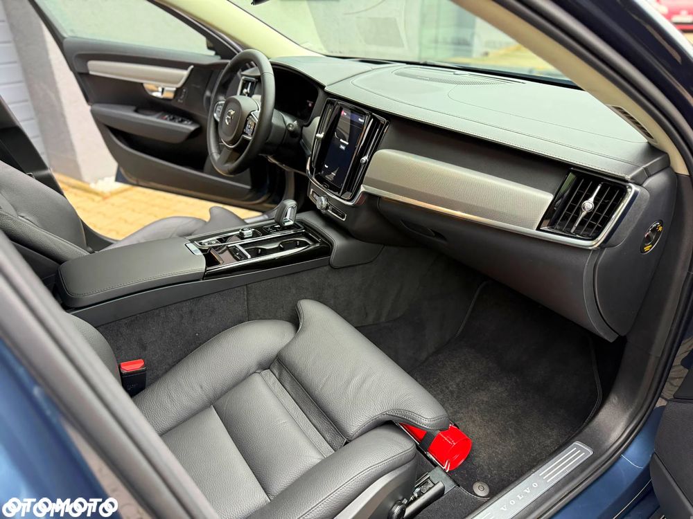 Volvo V90 T6 AWD Plug-In Hybrid Plus Dark - 13