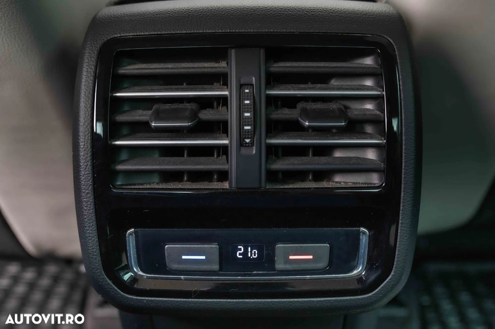 Volkswagen Passat 2.0 TDI DSG Highline - 36