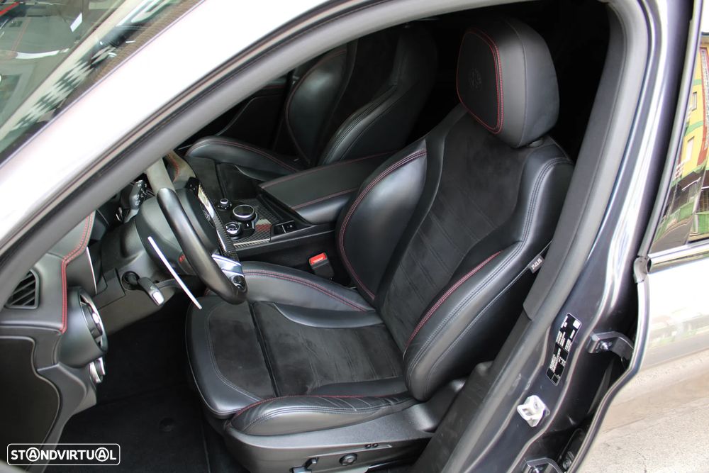 Alfa Romeo Stelvio V6 2.9 Bi-Turbo AT8-Q4 Quadrifoglio - 23