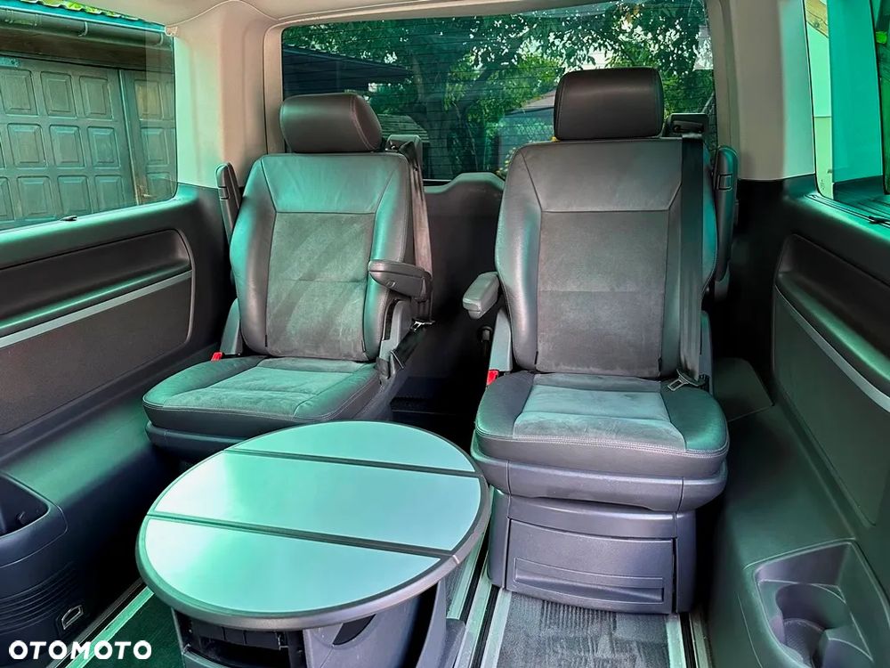 Volkswagen Multivan - 33