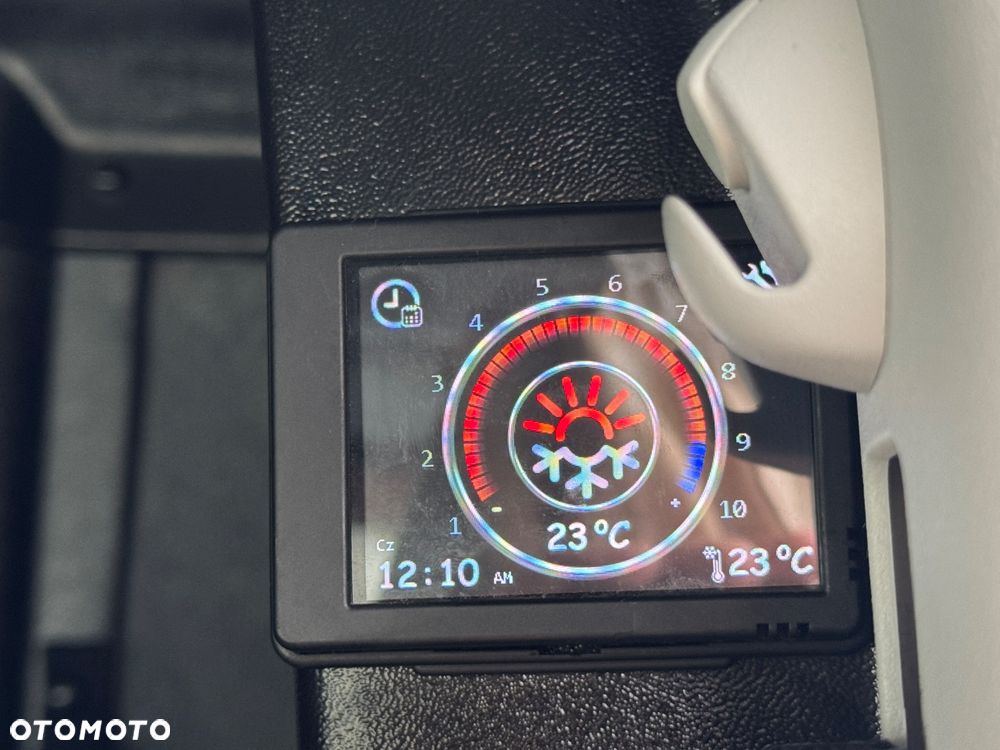 Iveco Daily 2023r Hi-Matic‼️70C21H‼️Winda Bar 1000KG // Plandeka 15 Palet Firanka‼️Spanie z tyłu Spojtrak XL Poduszki Pneumatyczne Wysokość rampowa Full LED Tempomat Salon Polska DMC7200KG Faktura Vat 23% TwinCab - 40