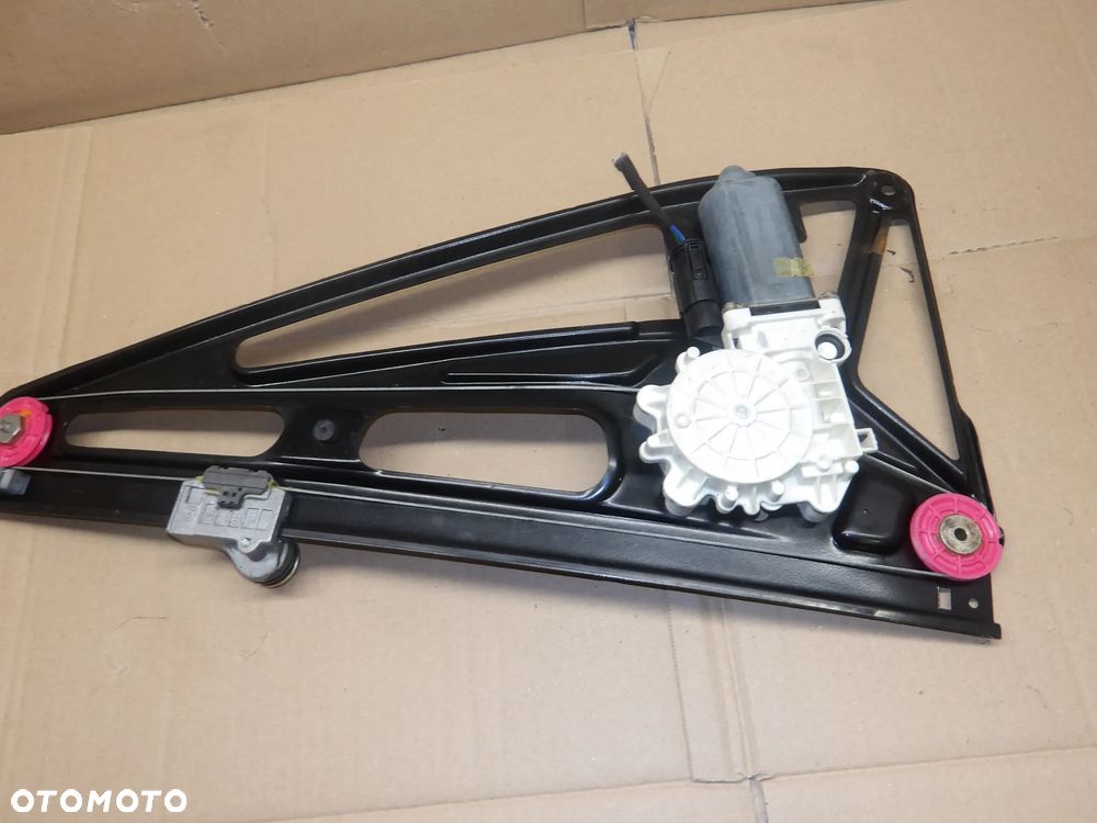 BMW E38 LIFT 99-01r. PODNOŚNIK SZYBY TYŁ LEWY - 8