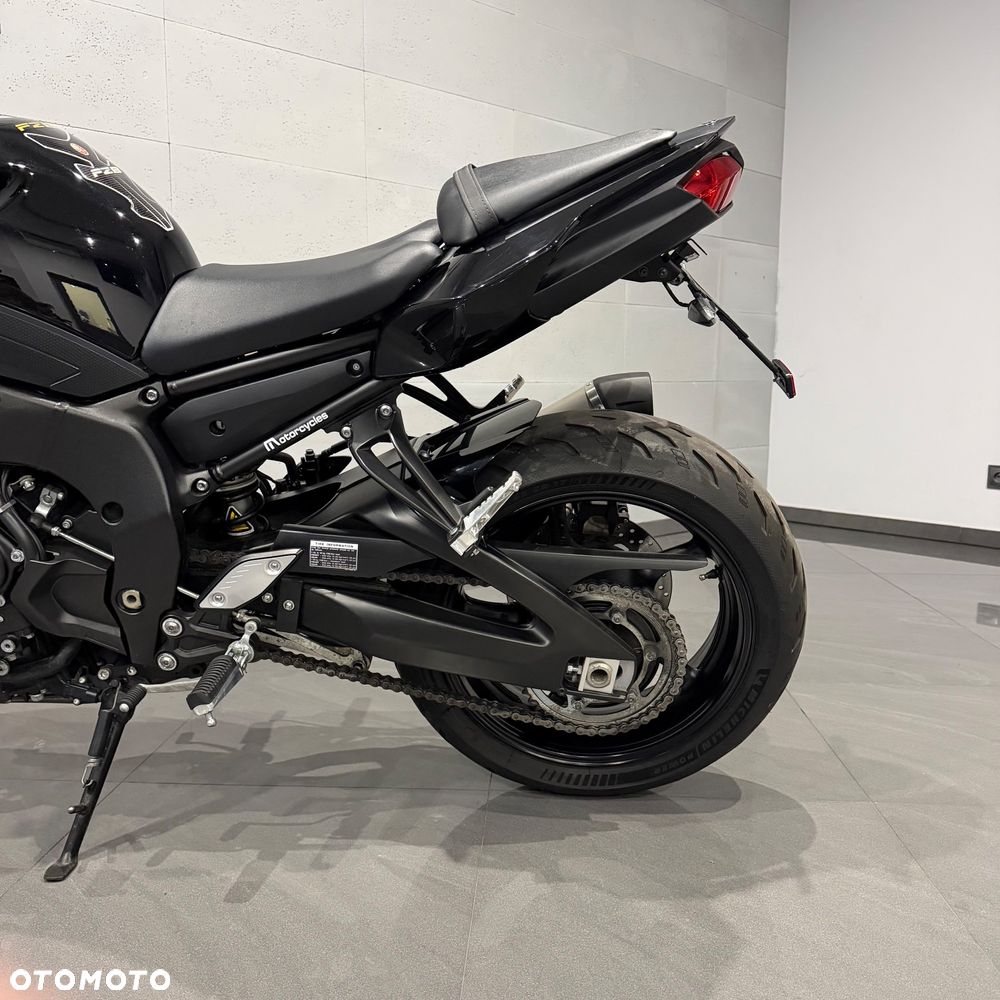 Yamaha FZ8 - 16