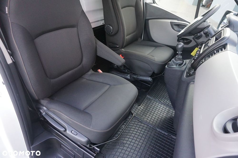 Renault TRAFIC - 12