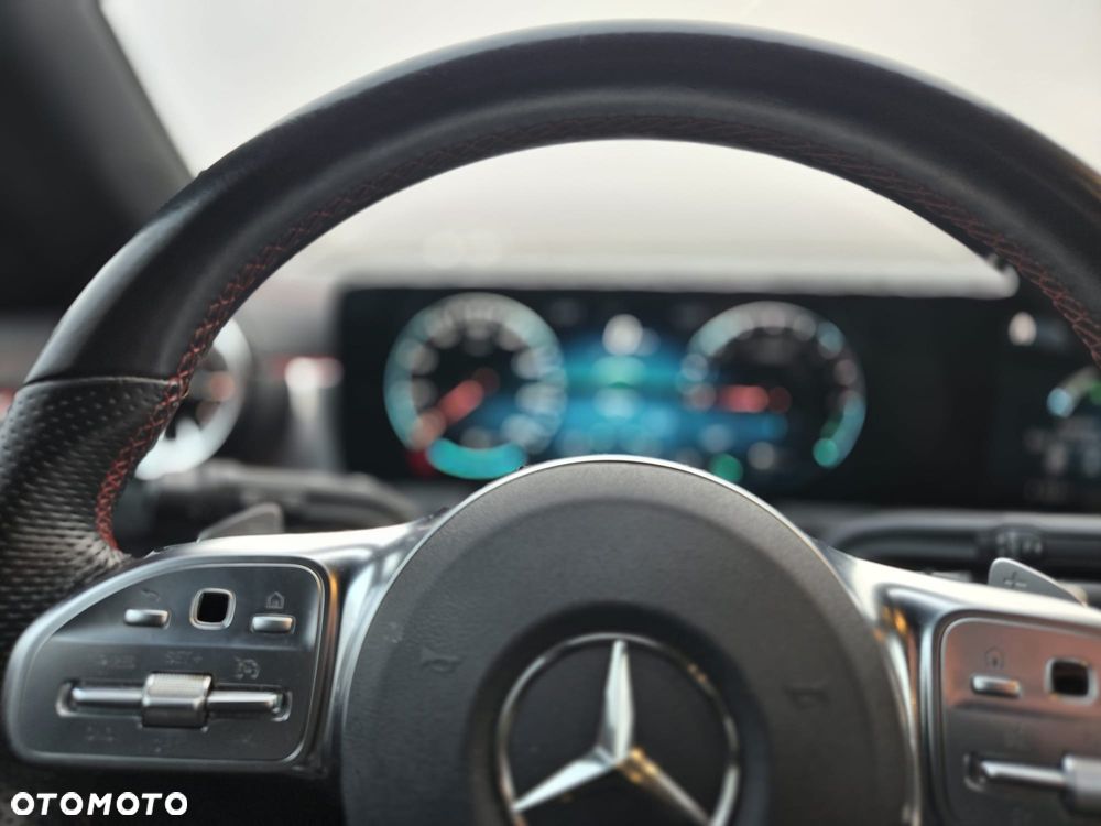 Mercedes-Benz CLA - 12