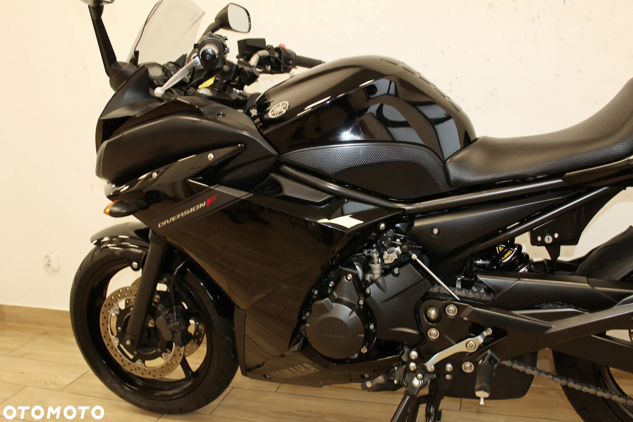 Yamaha XJ - 12