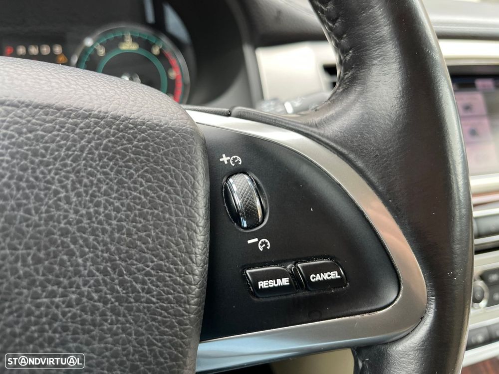 Jaguar XF 2.2 D Luxury - 24