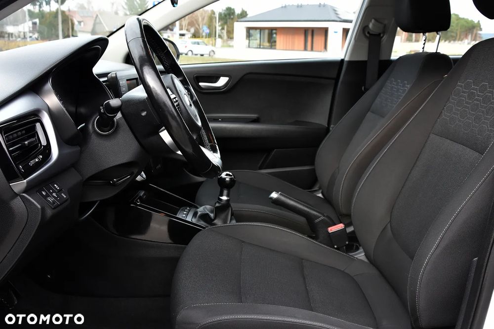 Kia Rio 1.2 L - 13