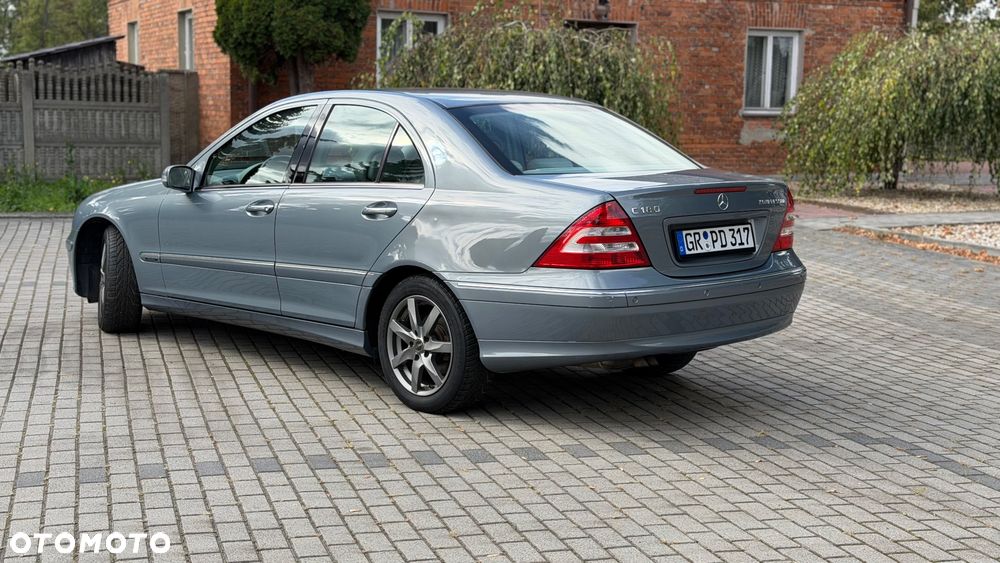 Mercedes-Benz C-Class 2005 photo 3