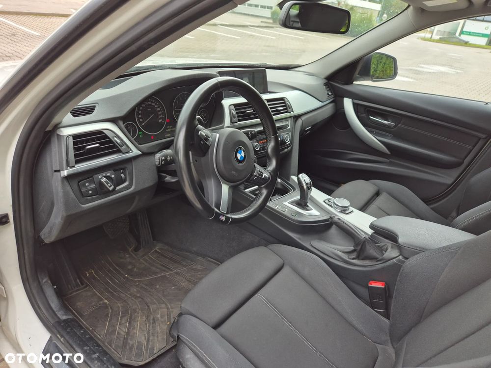BMW Seria 3 335i xDrive Sport Line - 13