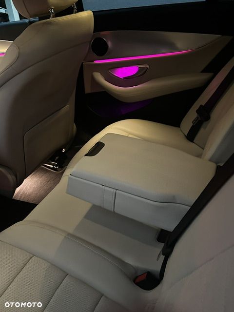 Mercedes-Benz Klasa E 200 d 9G-TRONIC - 18