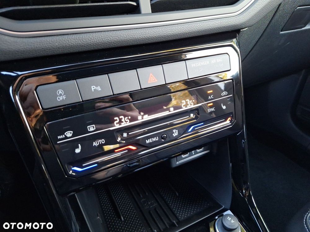 Volkswagen T-Cross - 21