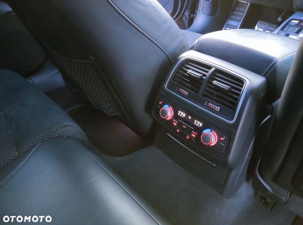 Audi A6 Avant 3.0 TDI quattro S tronic - 13