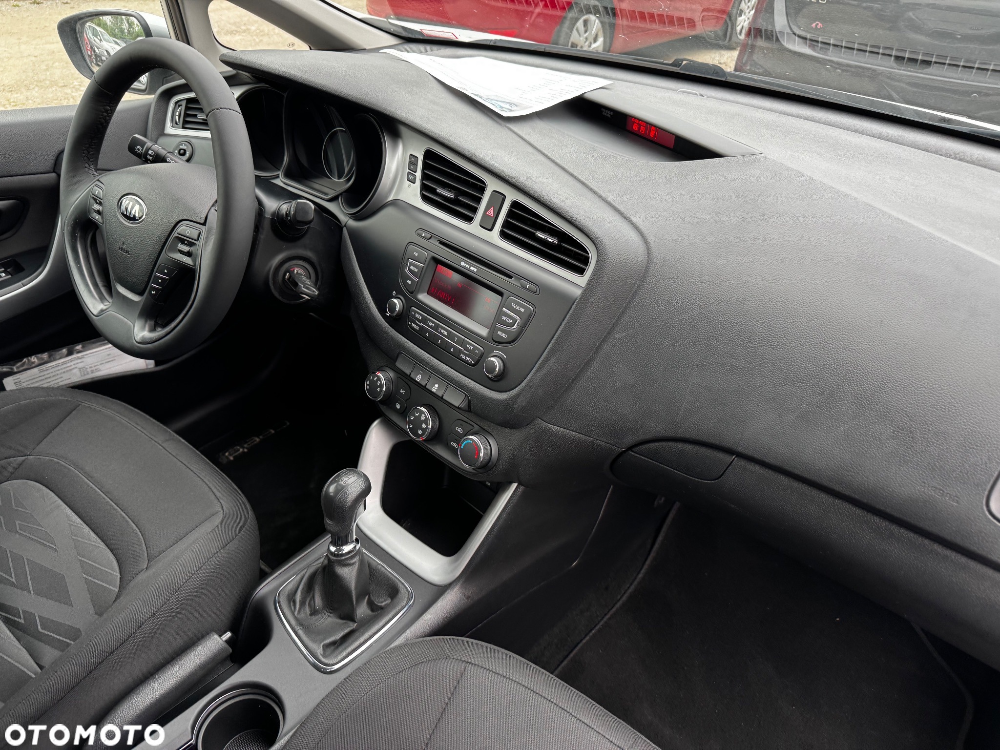Kia Ceed 1.4 CVVT Attract - 36