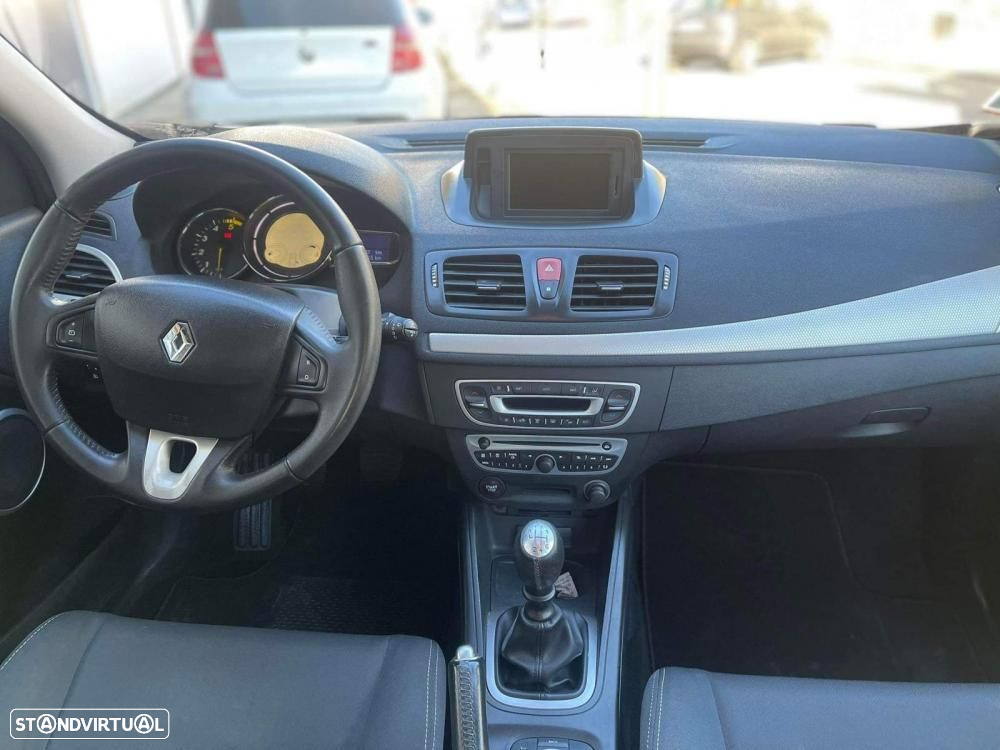 Renault Mégane 1.5 dCi Dynamique - 4