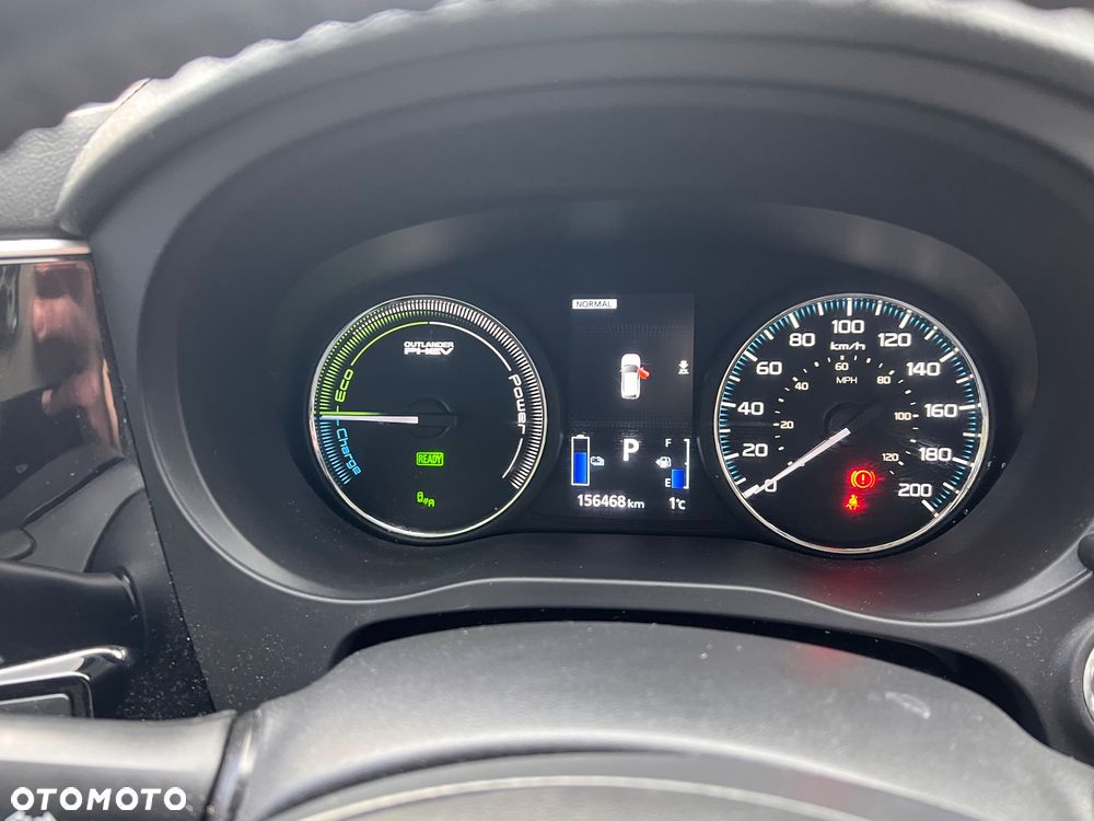 Mitsubishi Outlander 2.0 4WD Top - 8