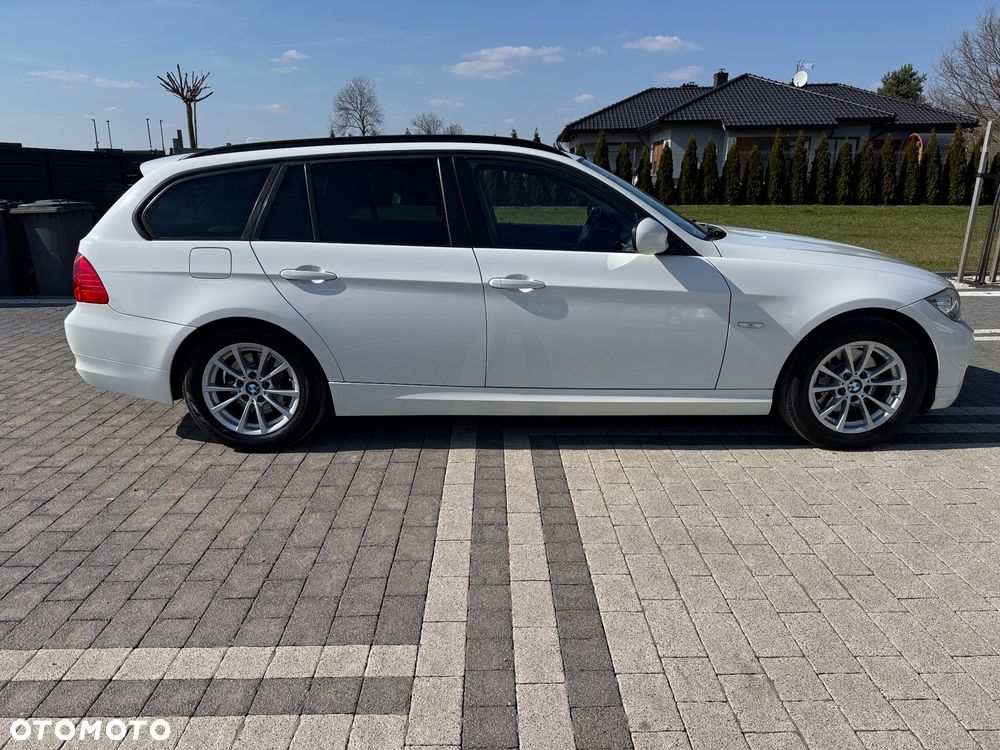 BMW Seria 3 318d DPF Edition Lifestyle - 11