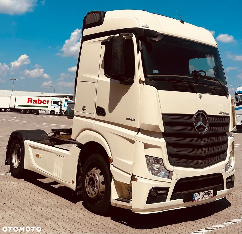 Mercedes-Benz Actros MP4 - 8