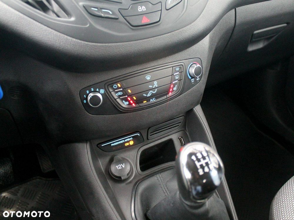 Ford Transit Courier - 10