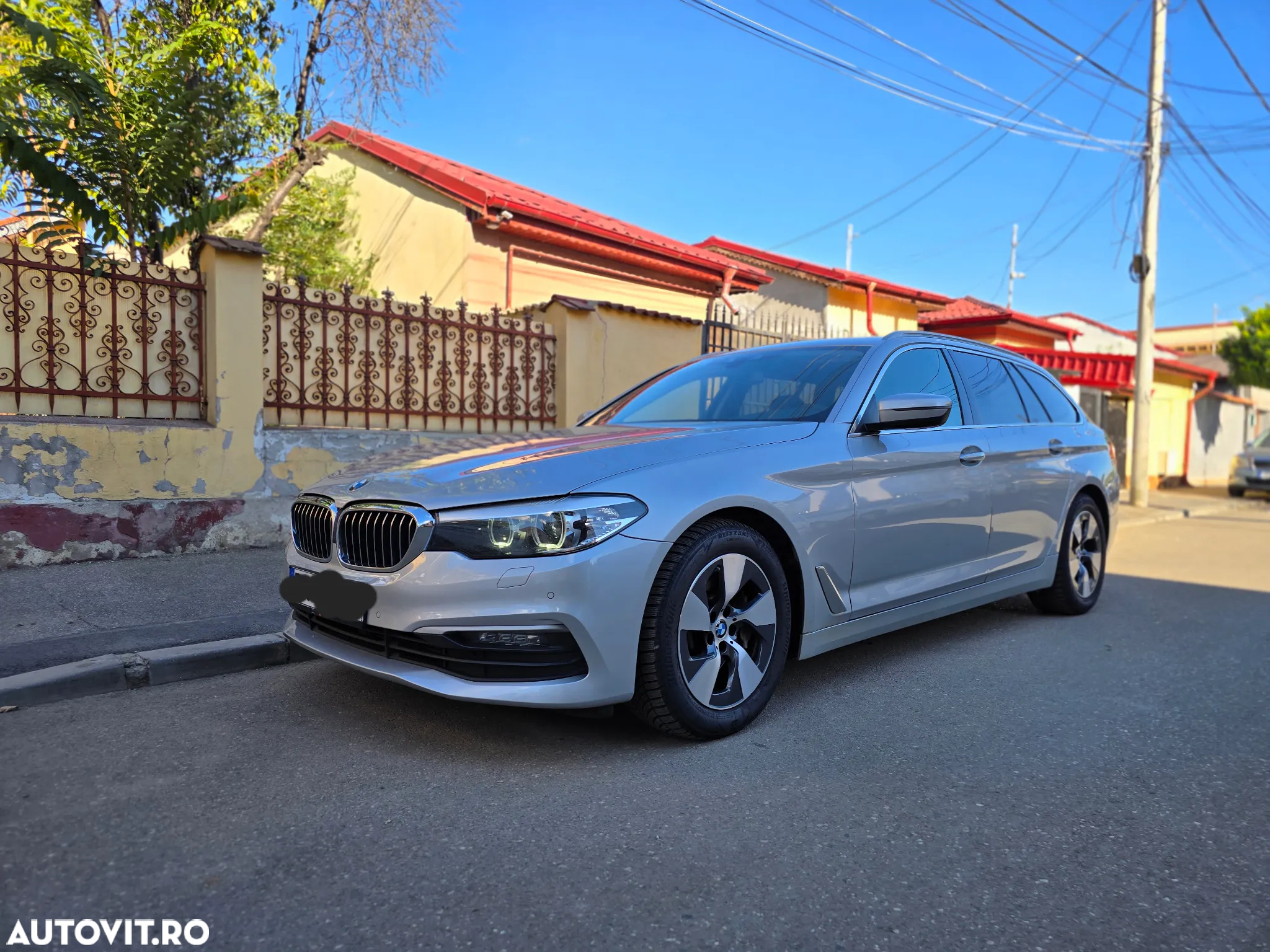 BMW Seria 5 530d xDrive Touring Aut. Luxury Line - 3