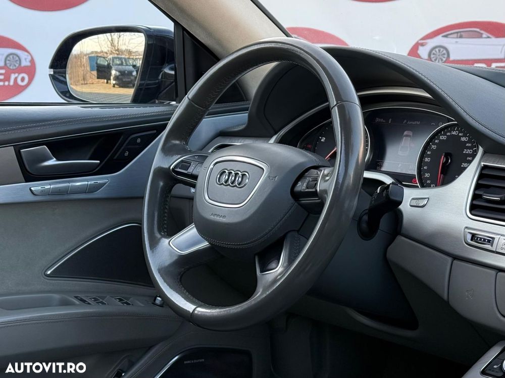 Audi A8 - 30