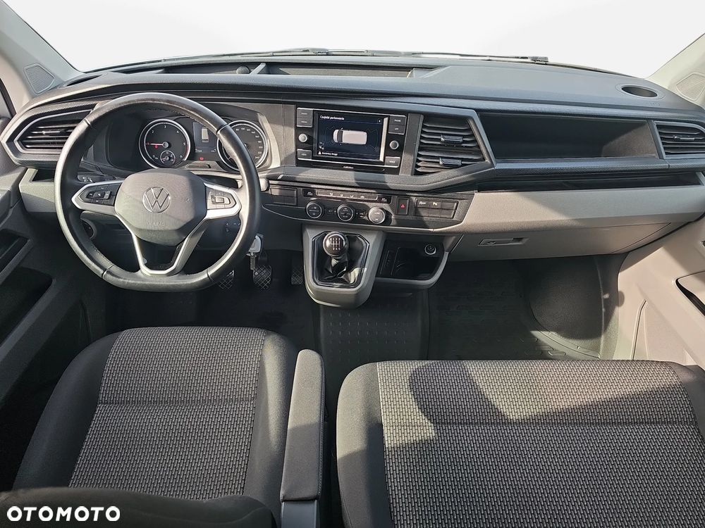 Volkswagen Caravelle - 7