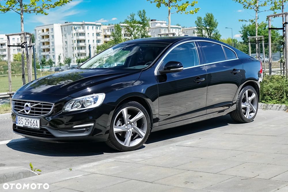 Volvo S60 D2 Drive-E Momentum - 1