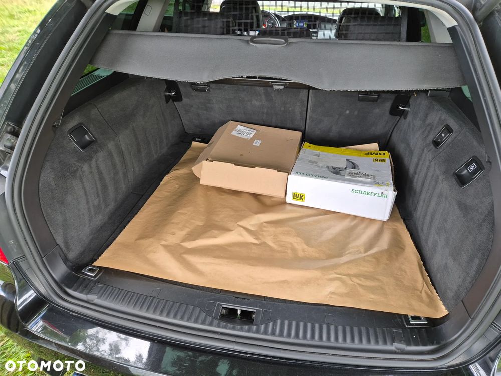 BMW Seria 5 525d Edition Exclusive - 17