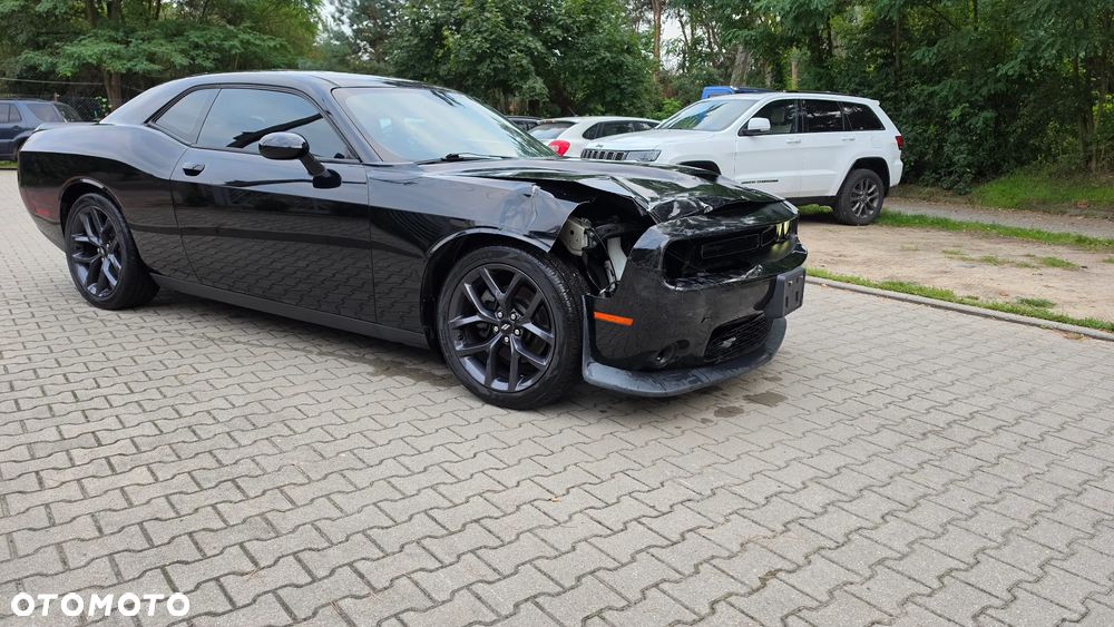 Dodge Challenger - 2