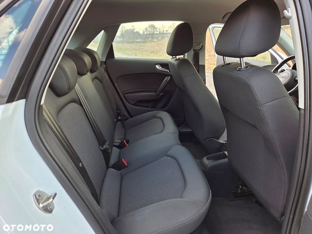 Audi A1 Sportback 1.6 TDI Attraction - 19