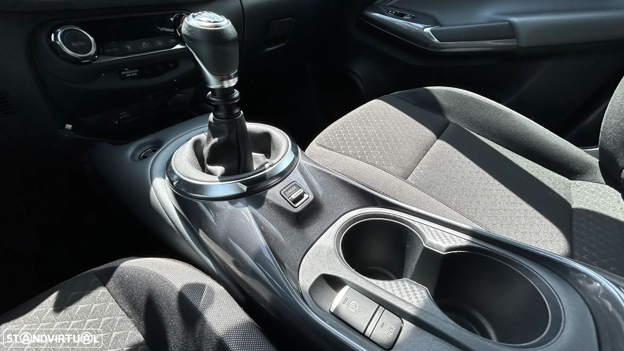 Nissan Juke 1.0 DIG-T N-Connecta - 10