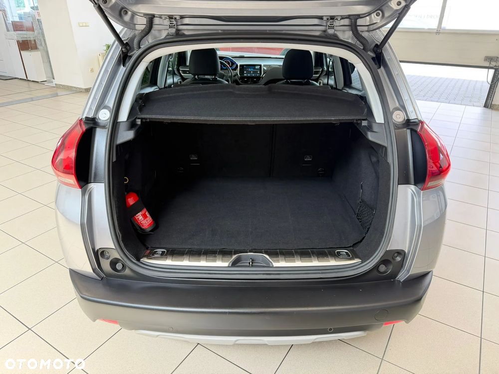 Peugeot 2008 1.2 Pure Tech GPF Allure S&S EAT6 - 23