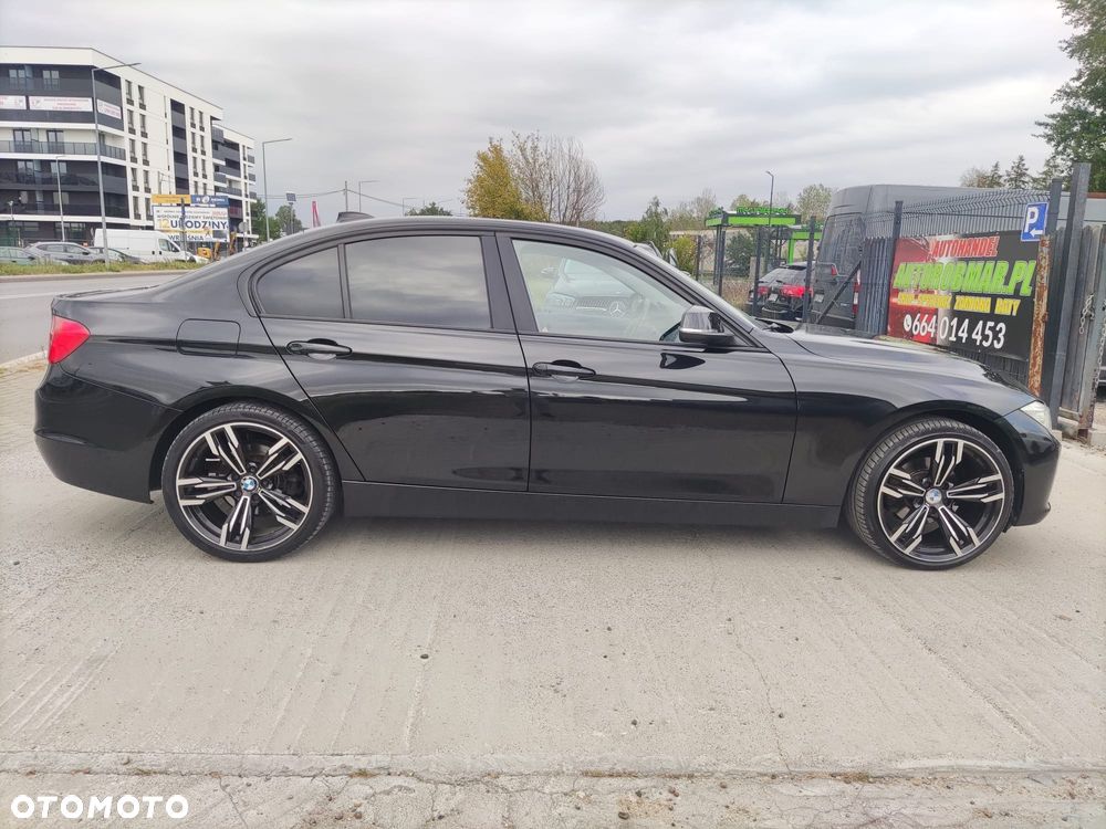 BMW Seria 3 320i Sport Line - 4