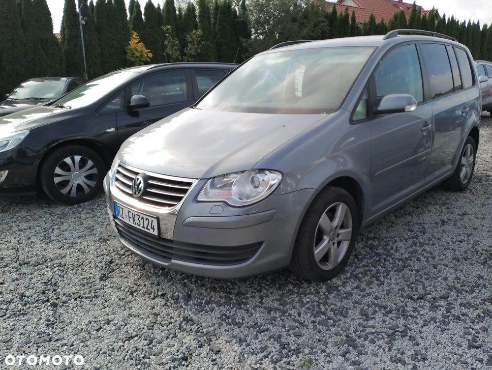 Volkswagen Touran - 19