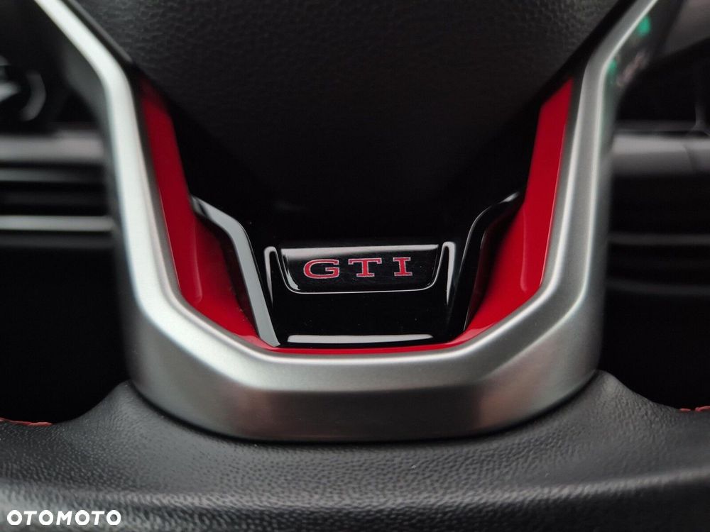 Volkswagen Golf - 35