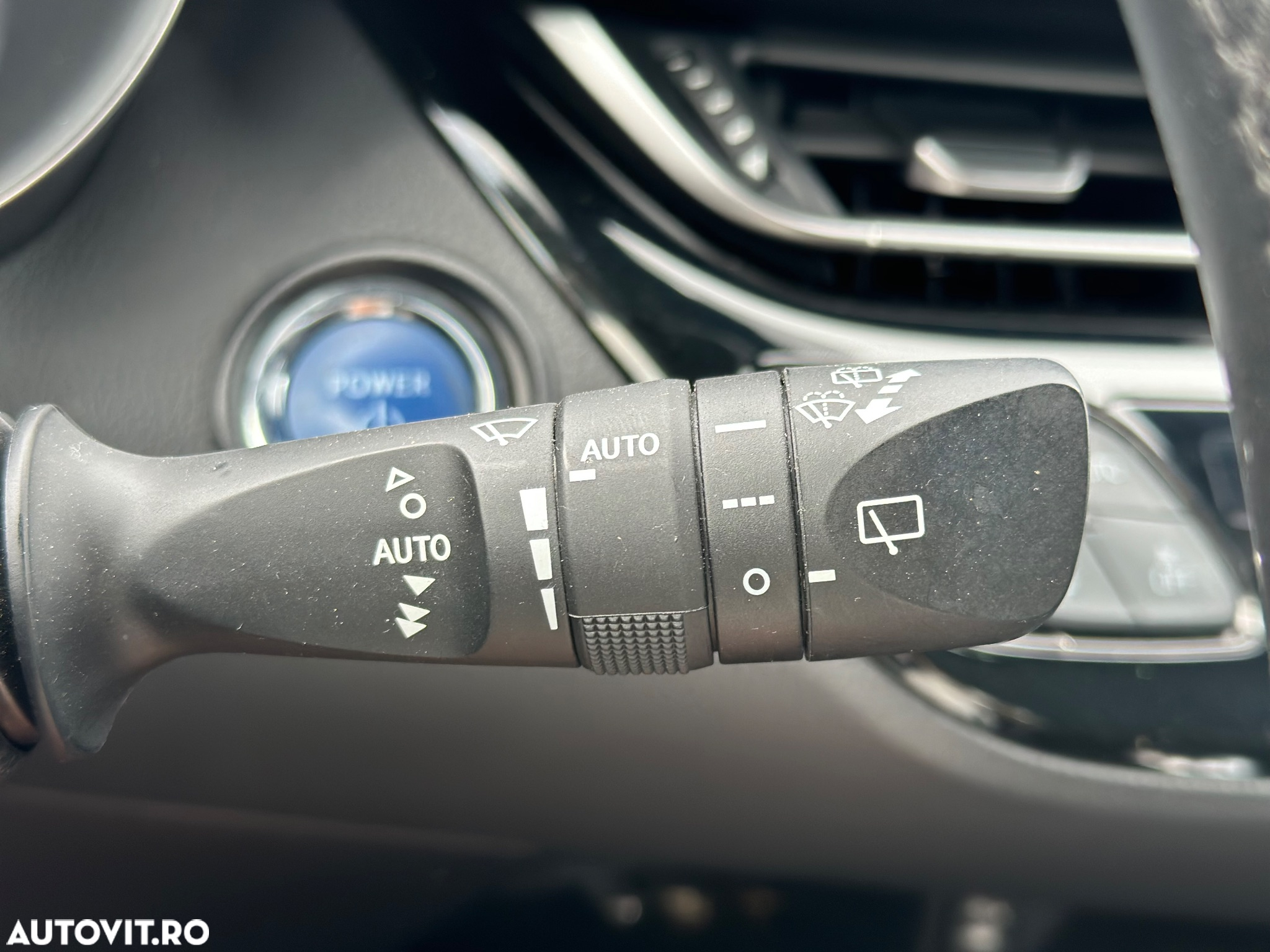 Toyota C-HR 1.8 HSD 122 CP 4x2 CVT Style - 13