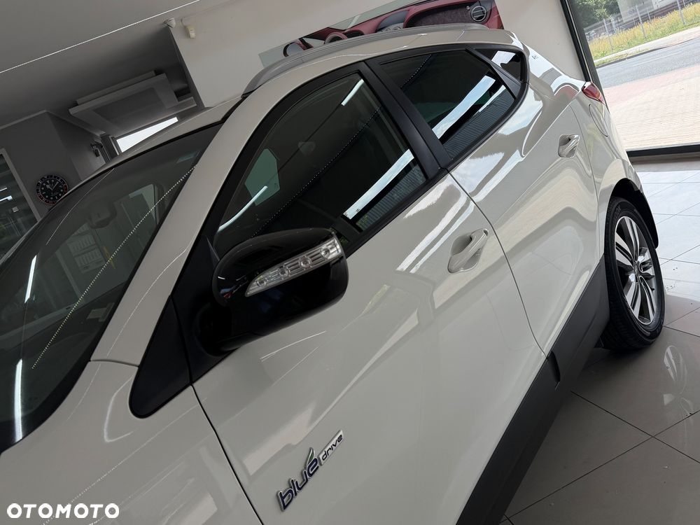 Hyundai ix35 1.7 CRDi 2WD blue Finale Gold - 31