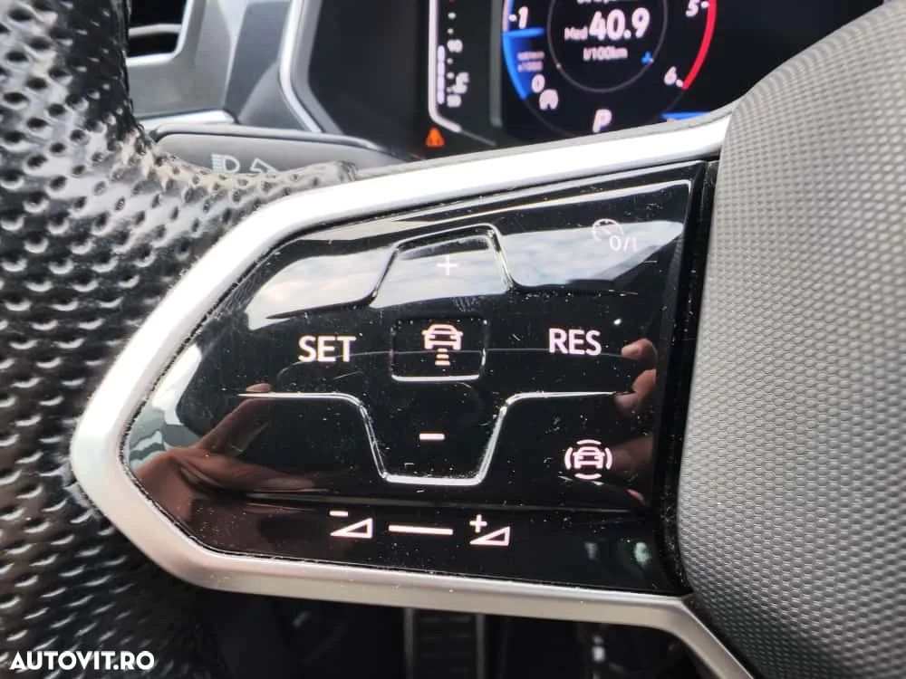 Volkswagen Tiguan 2.0 TDI SCR 4MOTION DSG R-Line - 24