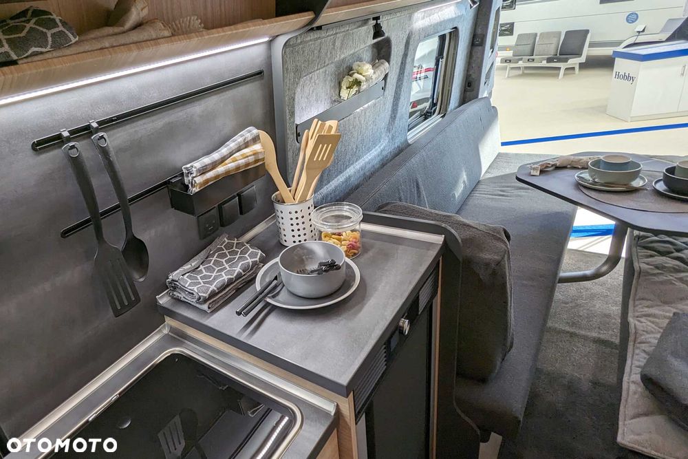 Hobby Maxia VAN 680 DT 2 osobowy luksus - 10