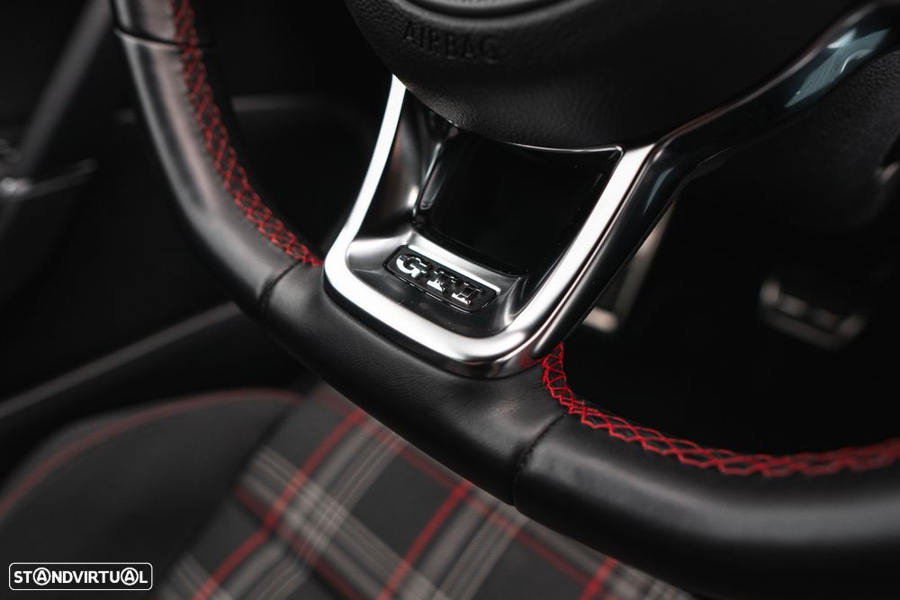 VW Golf 2.0 TSI GTI DSG Performance - 41