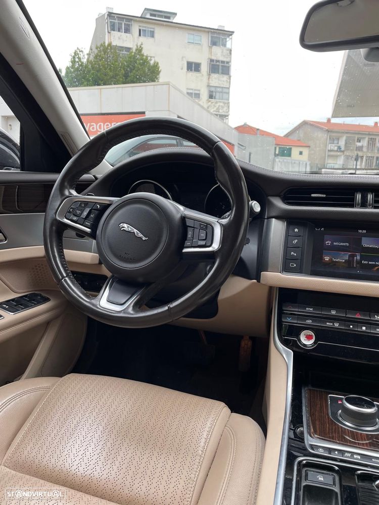 Jaguar XF 2.0 D Portfolio Aut. - 11