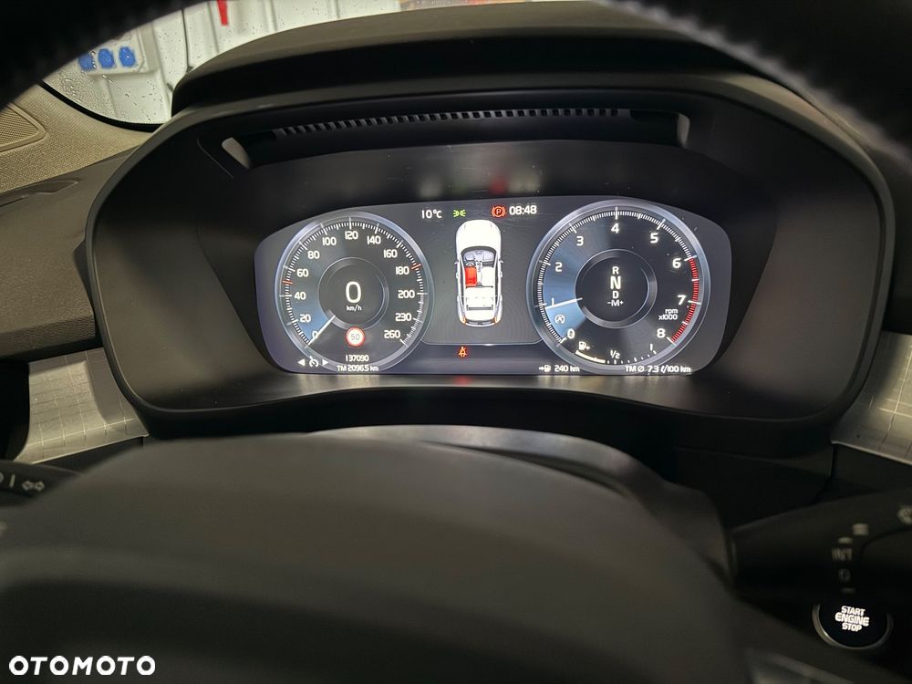 Volvo XC 40 T3 Geartronic Momentum Pro - 32