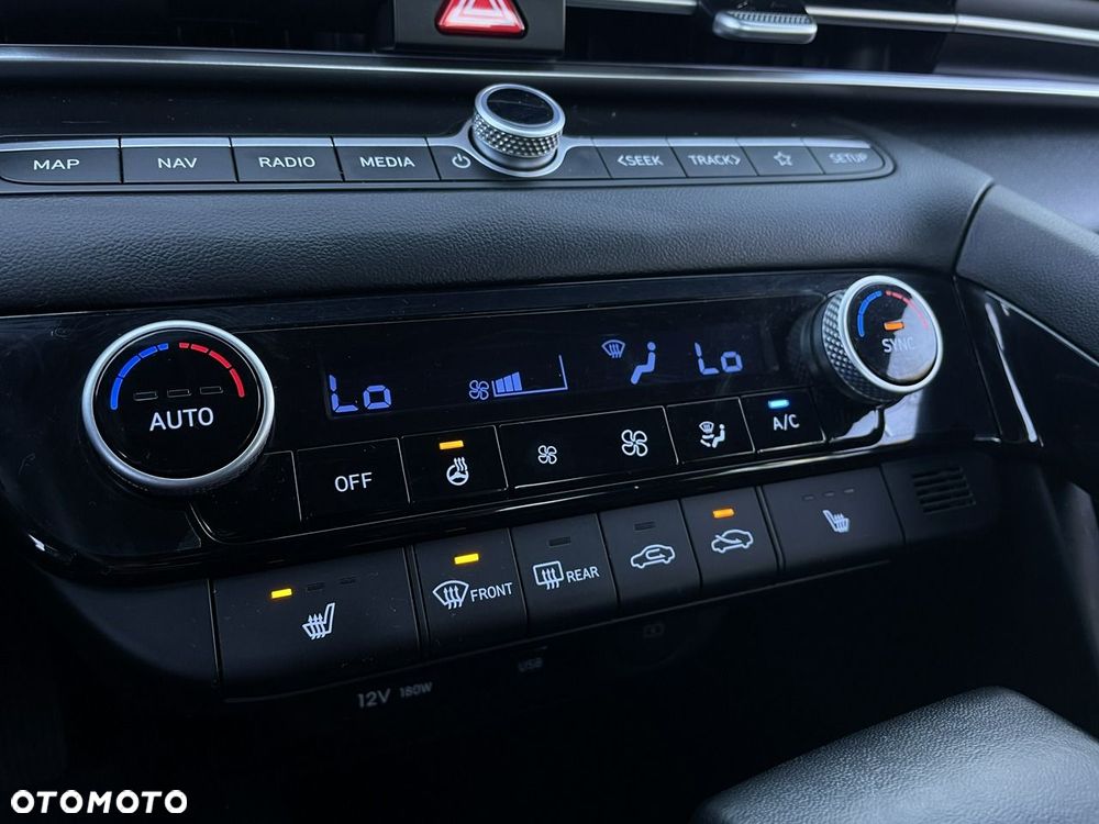 Hyundai Elantra - 23