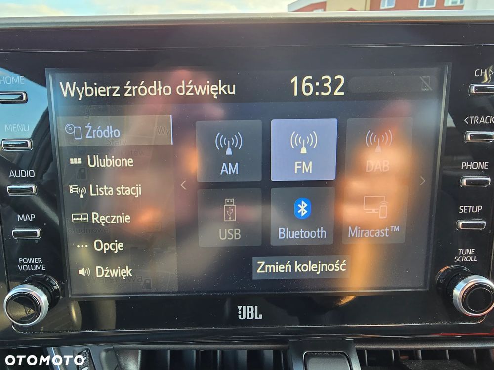 Toyota C-HR 2.0 Hybrid Executive - 28