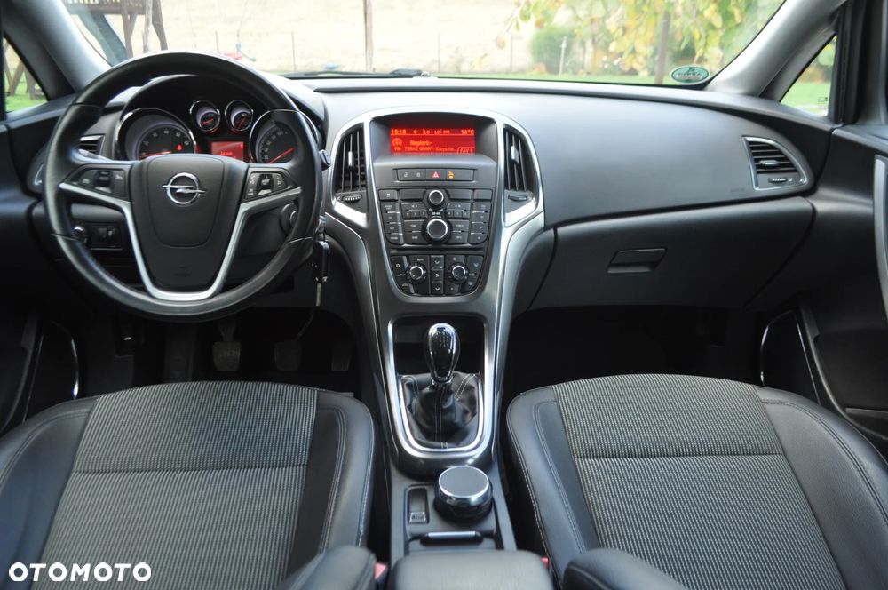 Opel Astra 1.4 T Cosmo - 26