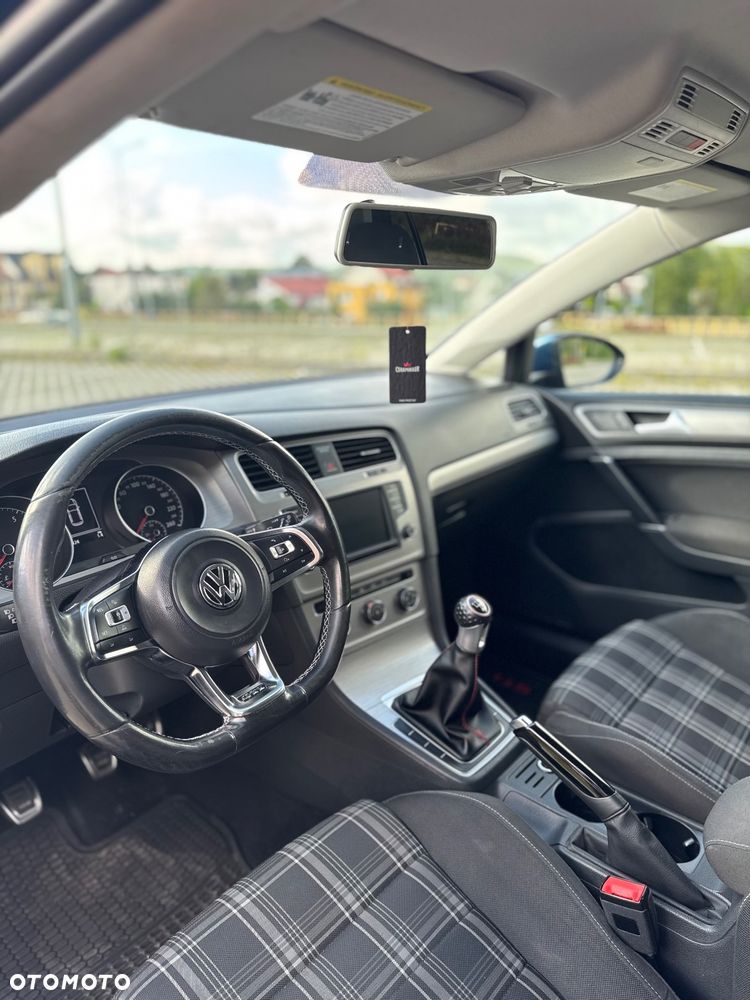 Volkswagen Golf - 7